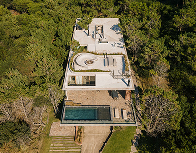 Casa Entre Pinos SOL GALLIANO ARQ.